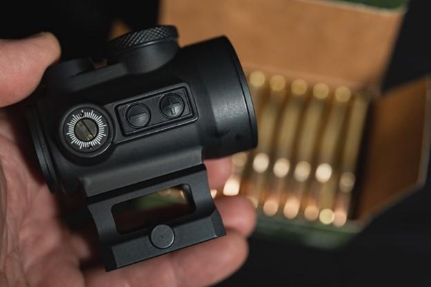 Holographic Sights vs. Red Dot Sights